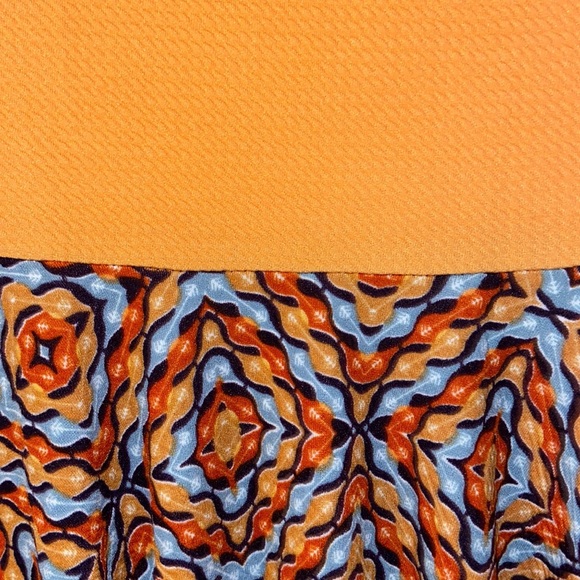 NWT- Rare LuLaRoe woman’s Nicole dress - Picture 2 of 4